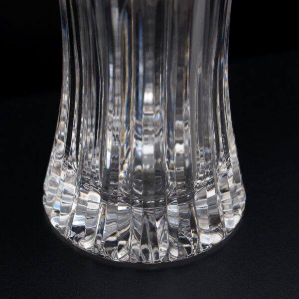 Crystal Flower Vase R Oasis Strip Leaf  Design - Image 3