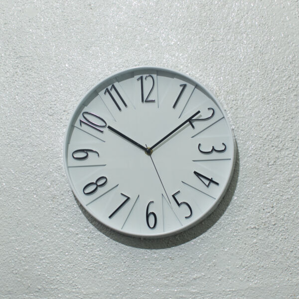 Wall Clock Round