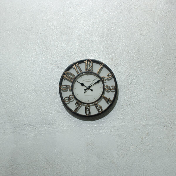 Wall Clock Round