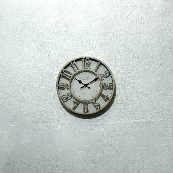 Wall Clock Round