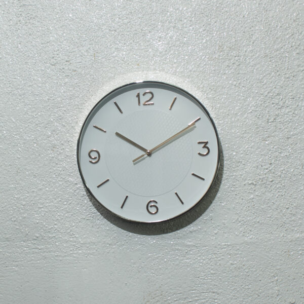 Wall Clock Round