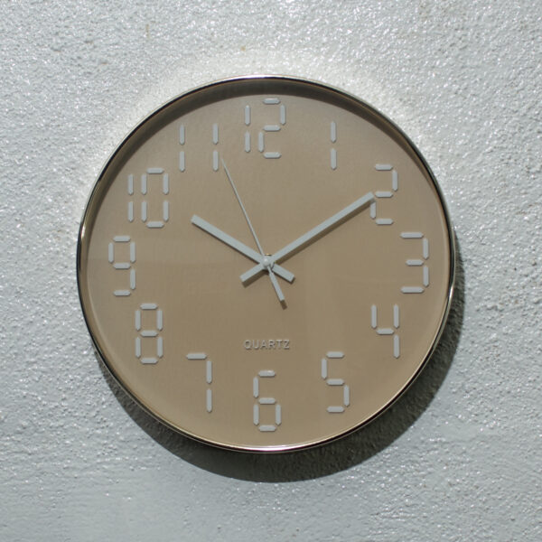 Wall Clock Round